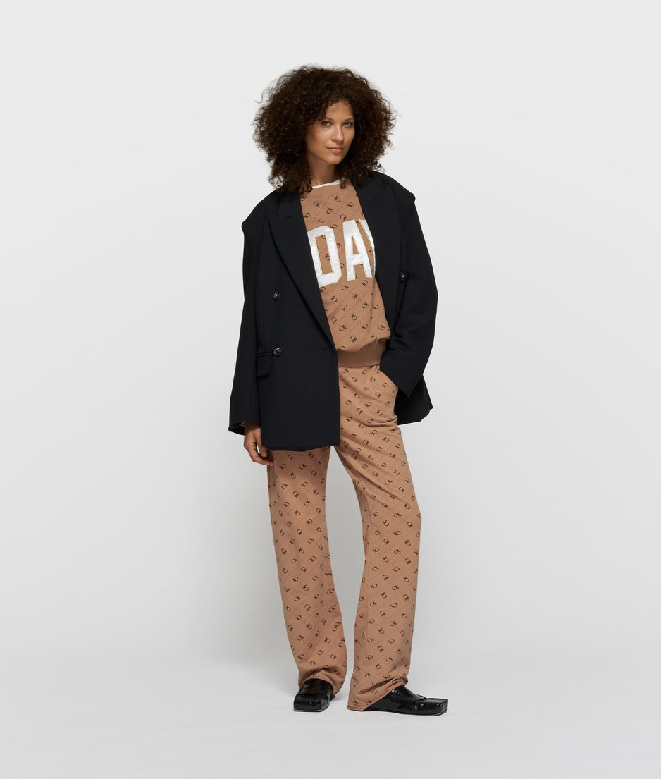 sweater monogram 10DAYS | fudge