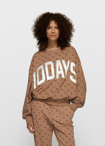 sweater monogram 10DAYS | fudge