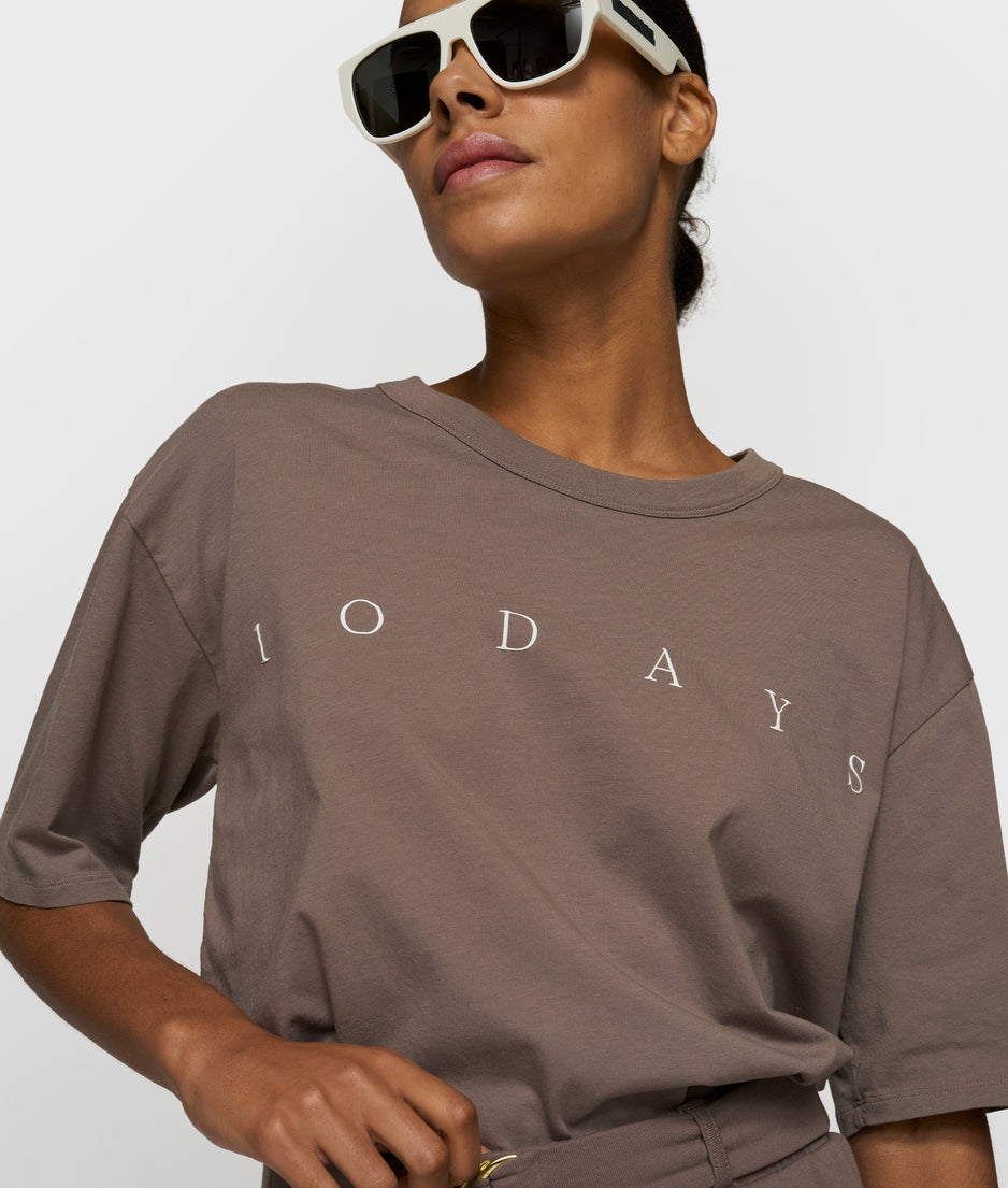 short sleeve tee logo | moonrock