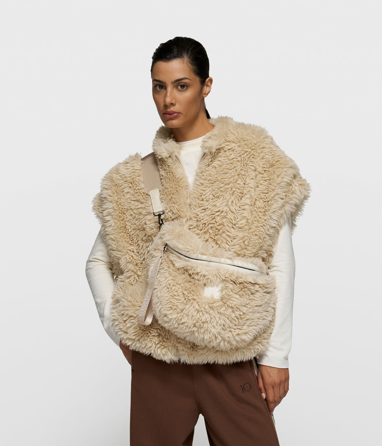 fluffy gilet | pearl