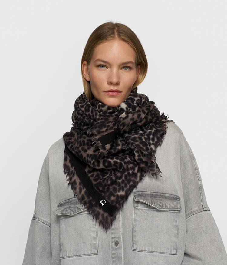 wool scarf leopard | soft white melee