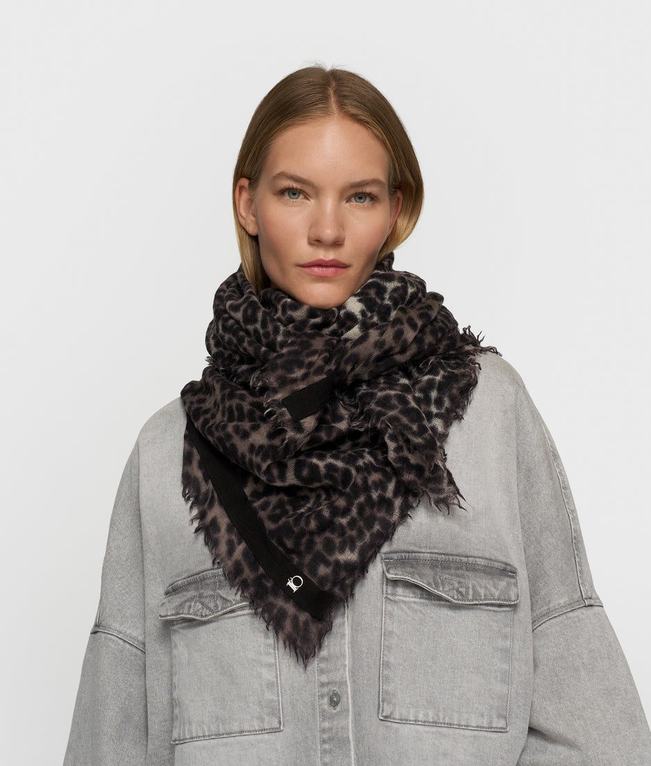 wool scarf leopard | soft white melee