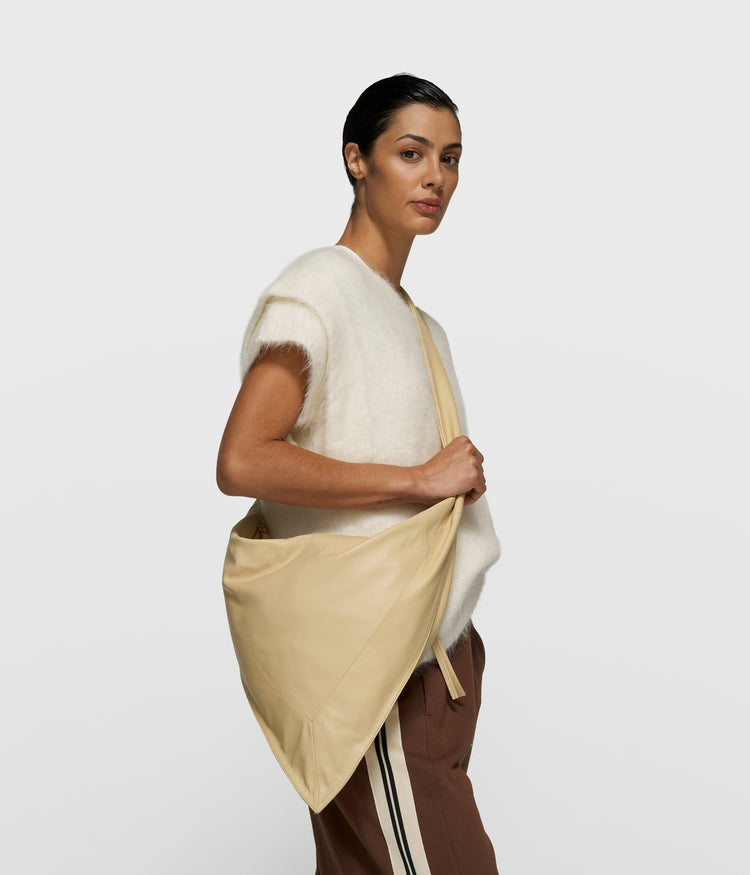 leather shoulder bag | pearl