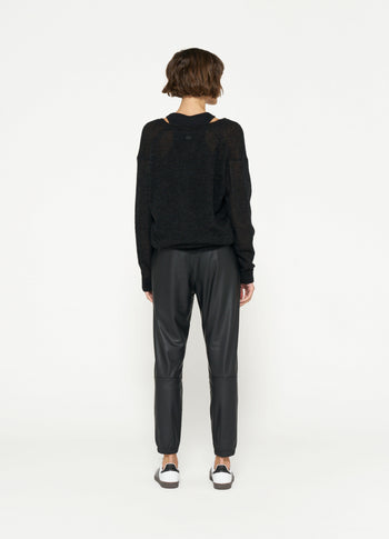THE V-NECK KNIT SWEATER | black