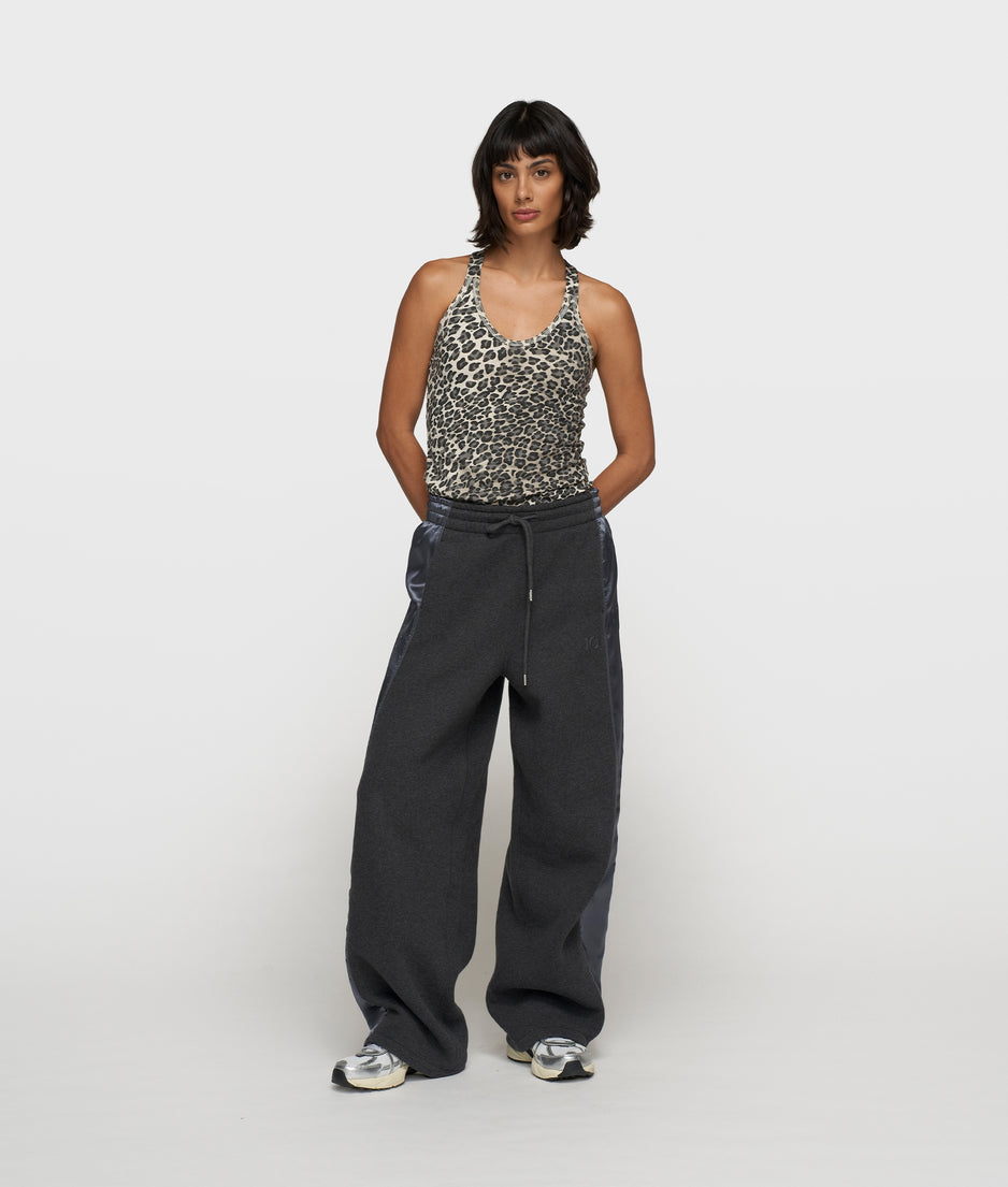 wrapper leopard | soft white melee