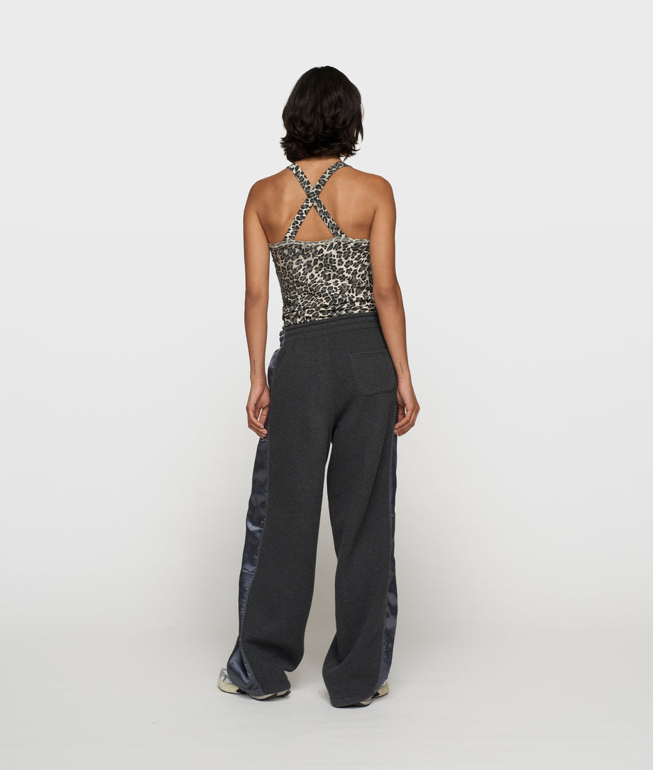 wrapper leopard | soft white melee