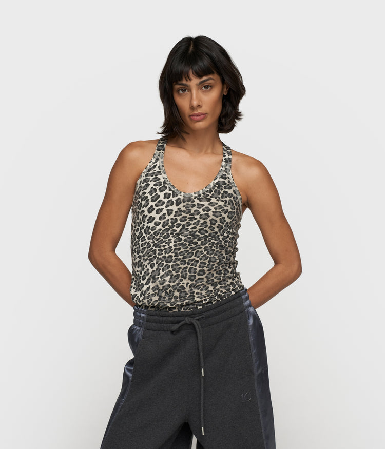 wrapper leopard | soft white melee