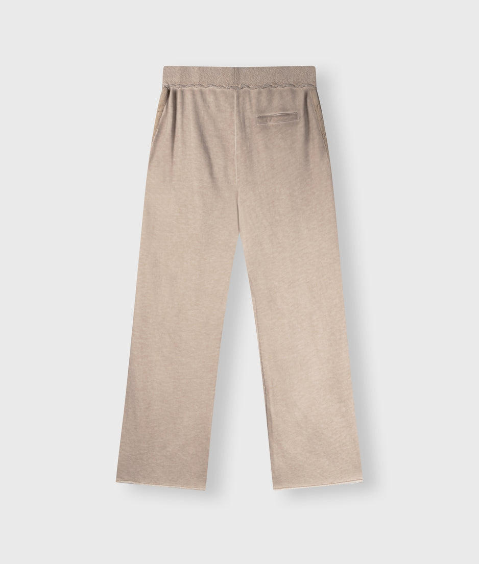 belted jogger | sepia sand