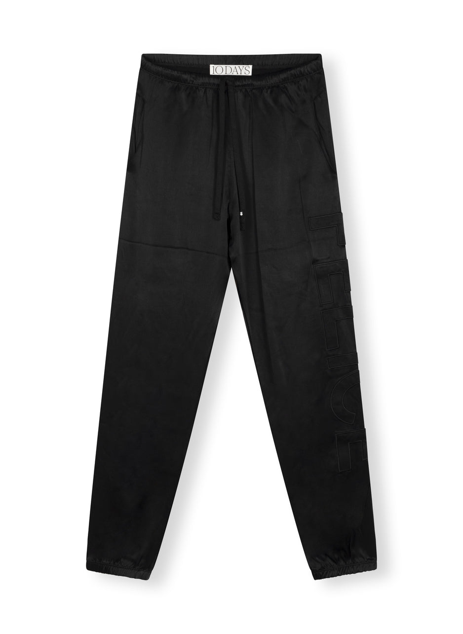 smoking jogger | black