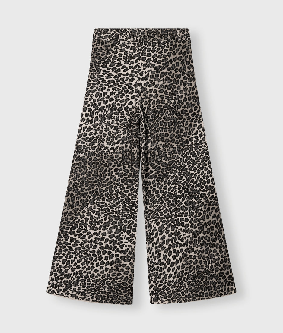 wide leg jogger leopard | soft white melee