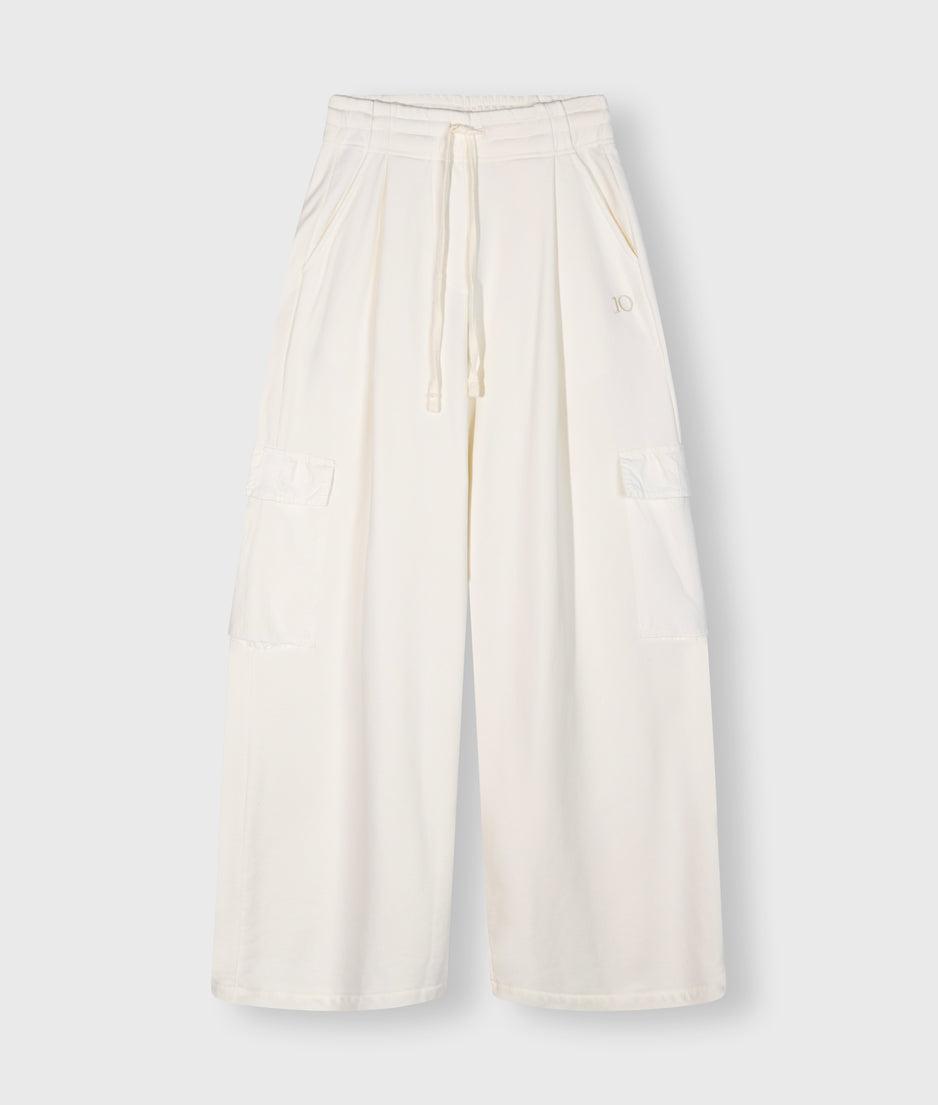 wide leg cargo pants | light natural