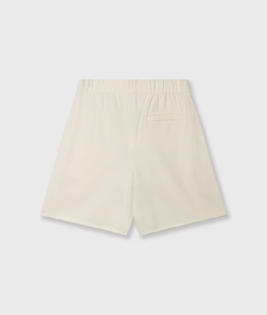 belted shorts fleece | soft vanilla