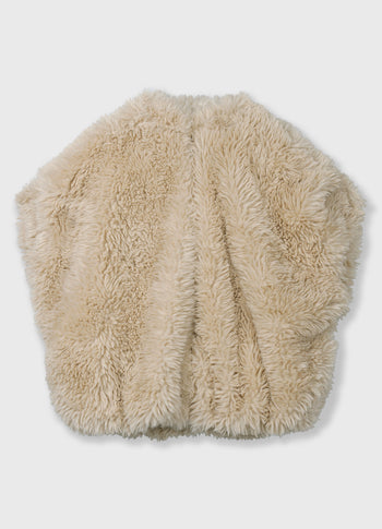 fluffy gilet | pearl
