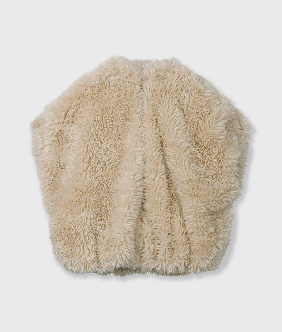 fluffy gilet | pearl