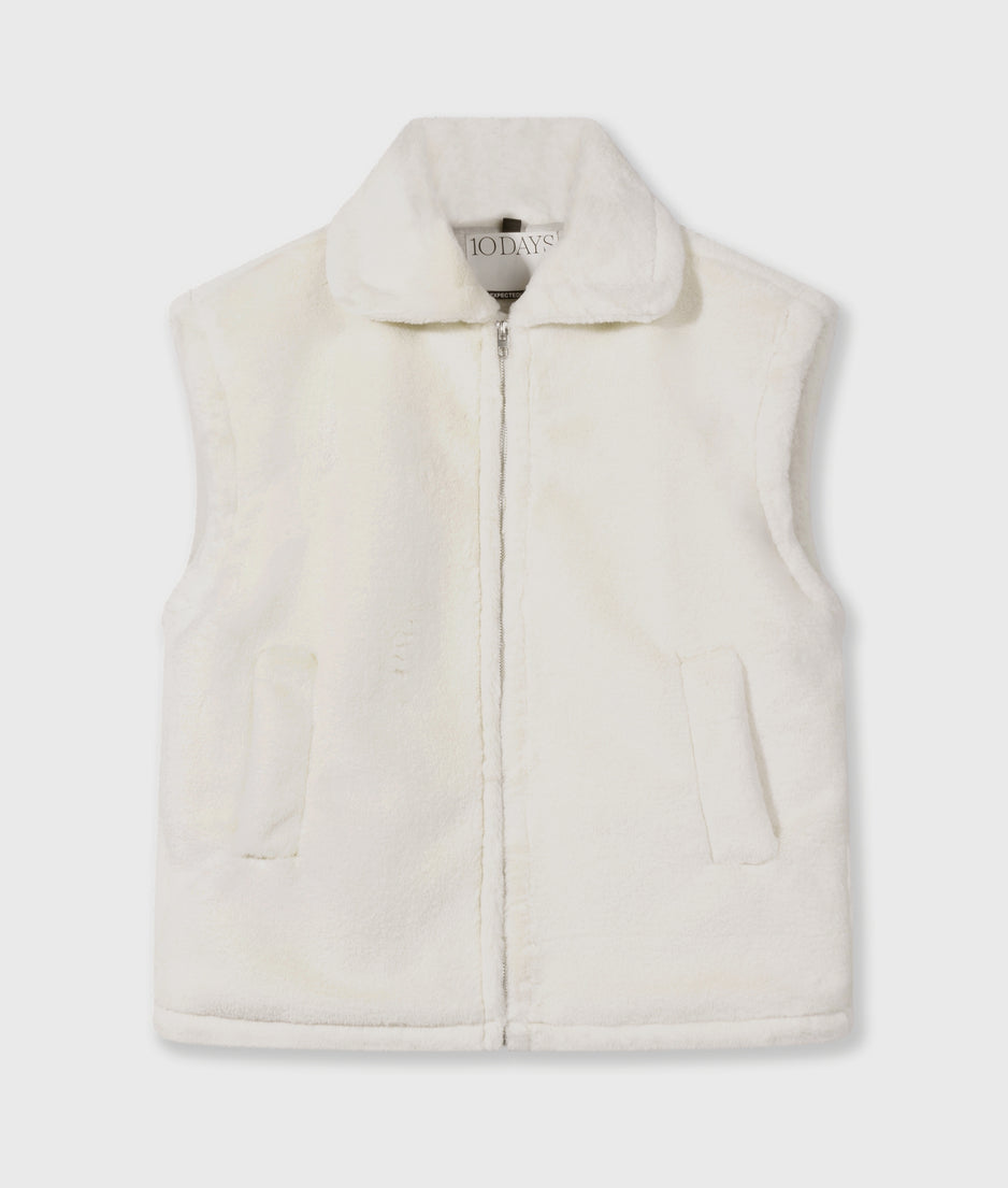 statement lammy gilet | cleansing kit
