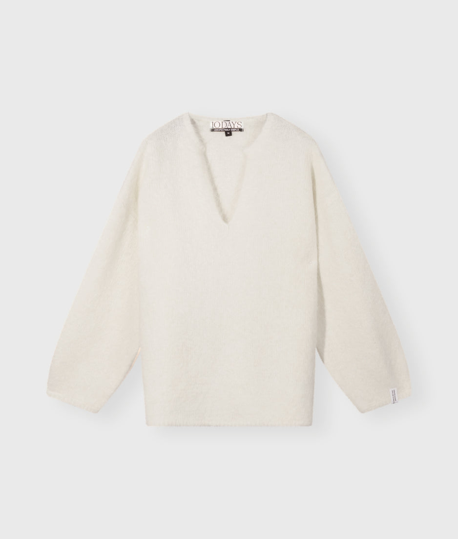 v-neck hairy knit sweater | ecru