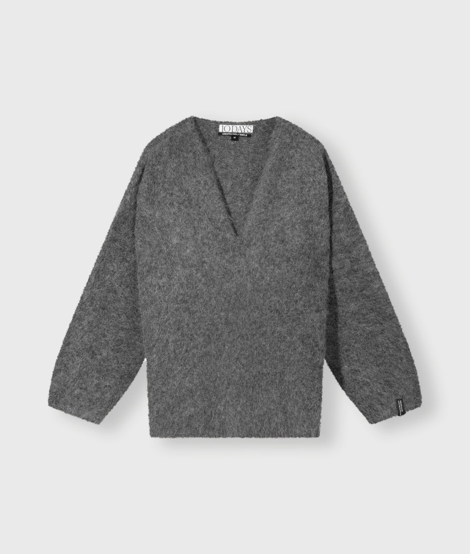 v-neck hairy knit sweater | antra melee