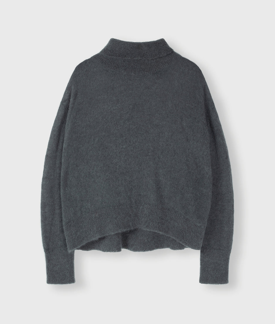 turtleneck sweater knit | grey raven