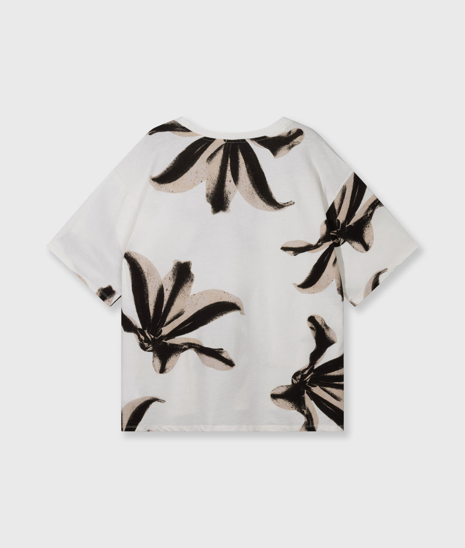 tee flower | ecru