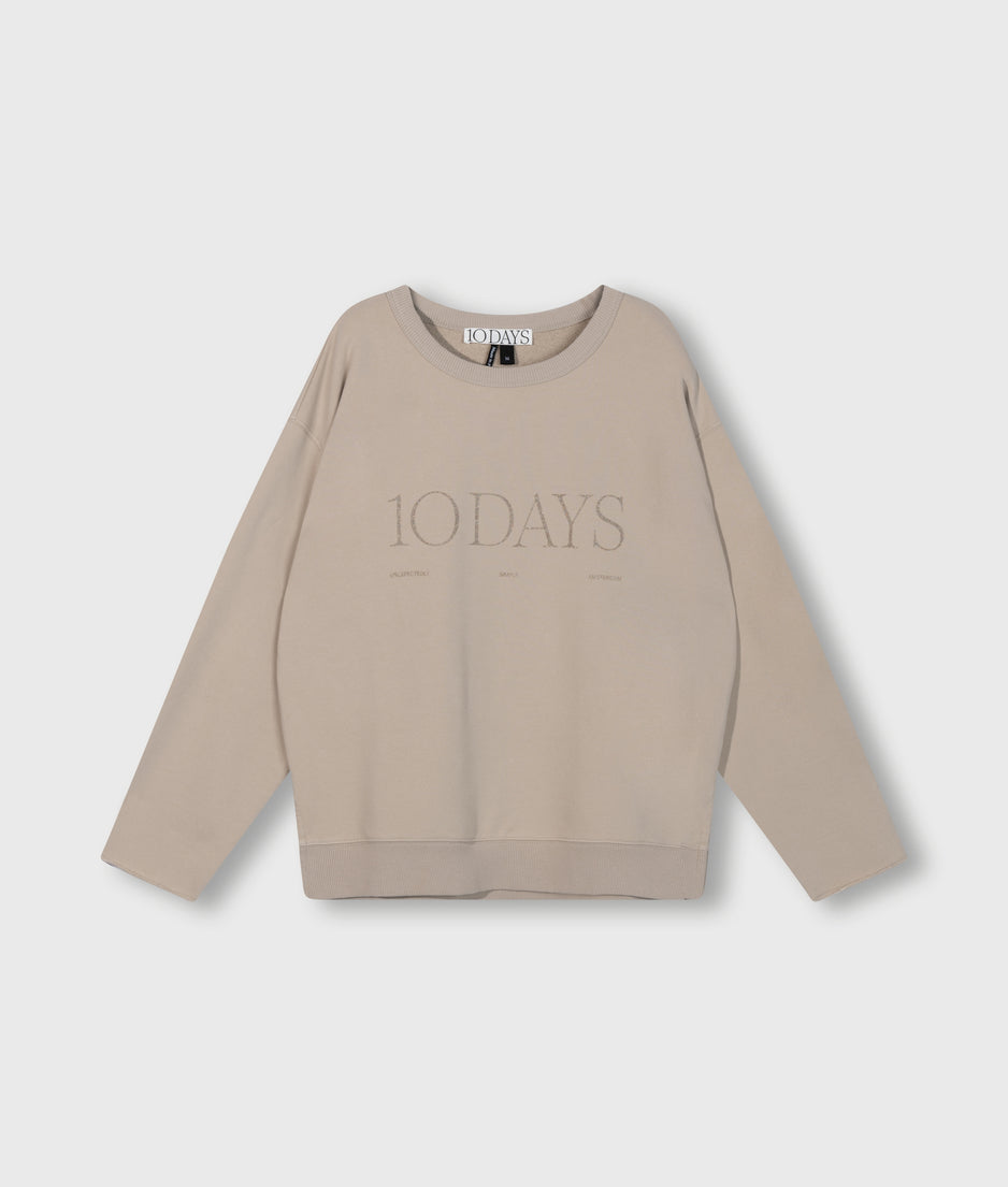 sweater logo | rope