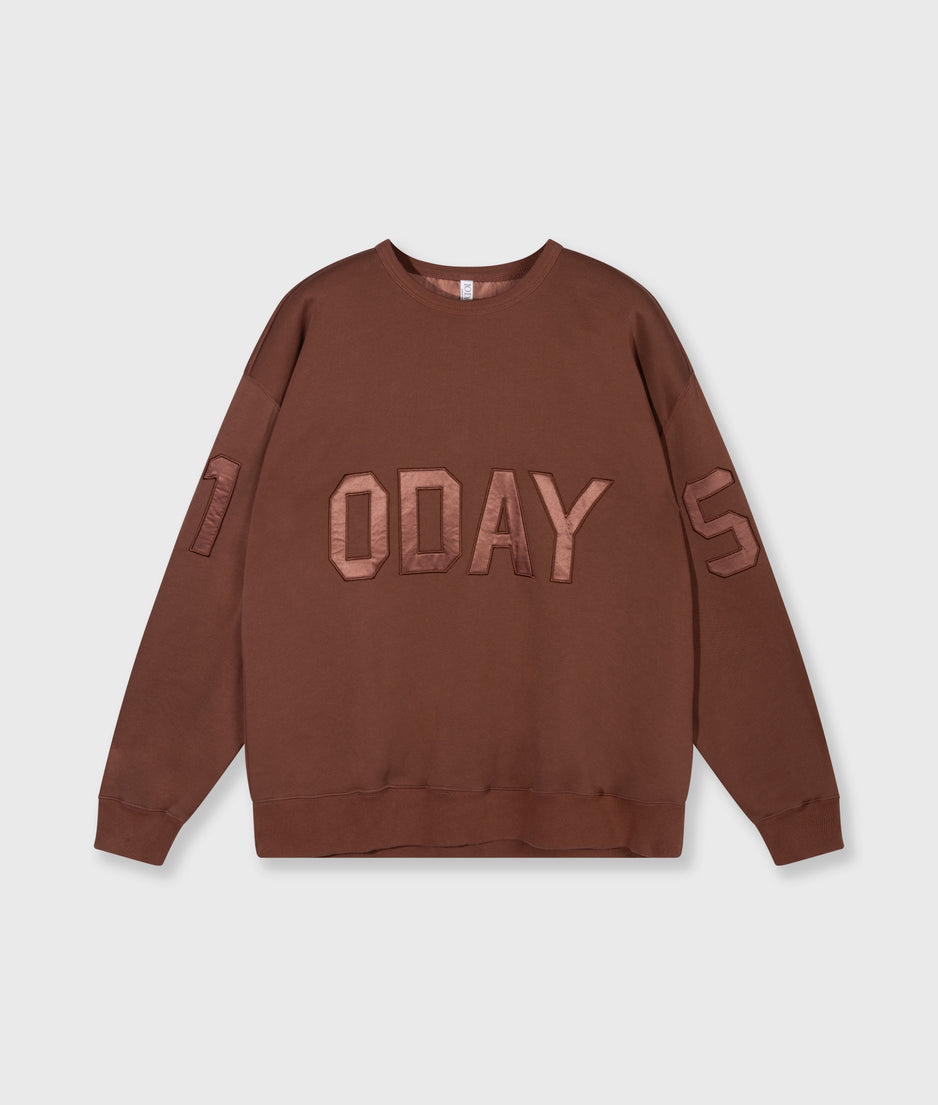 statement sweater logo | deep brown