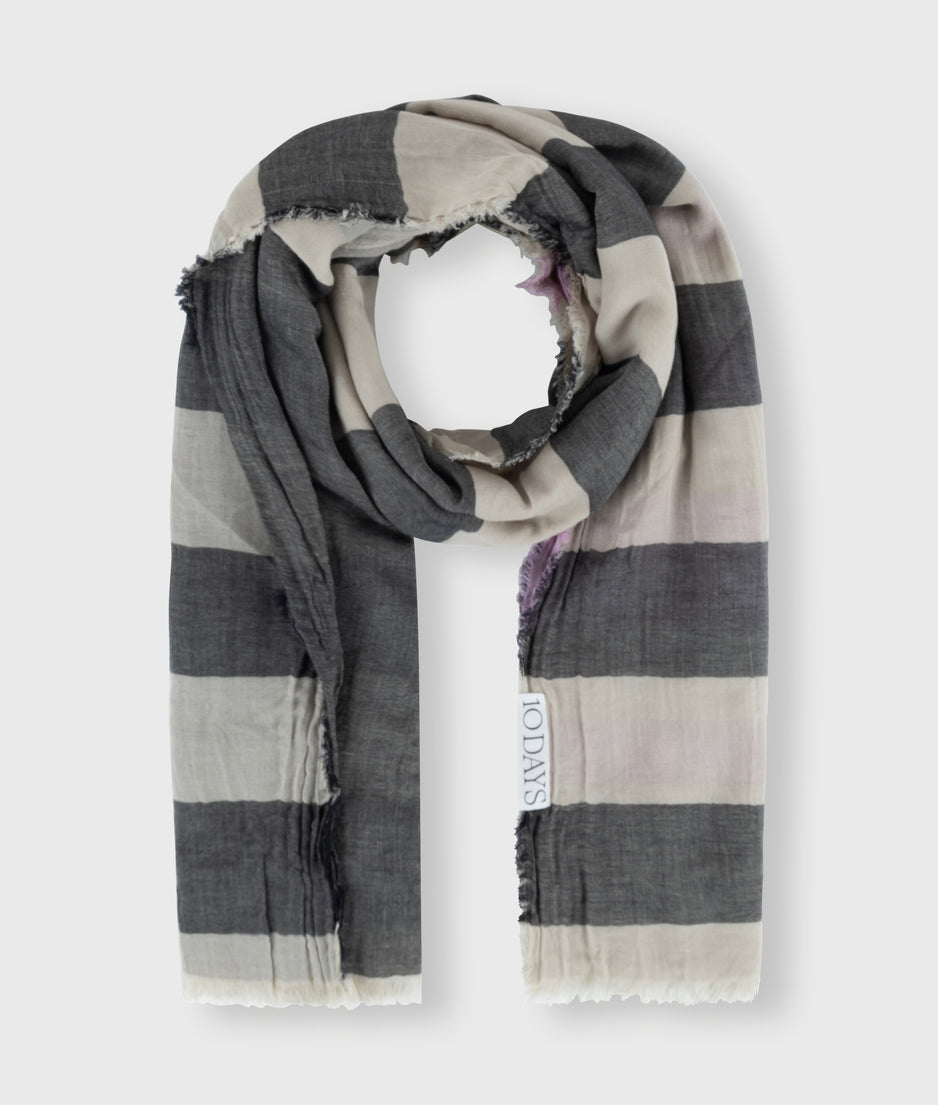 scarf stripes | violet