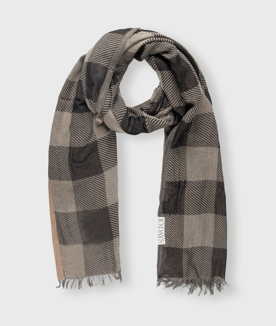 scarf check | black