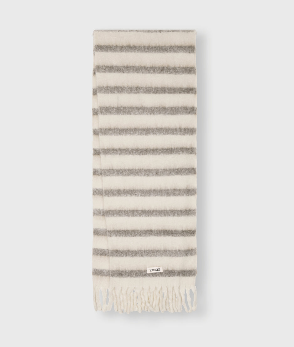 thick brushed scarf | ecru/moonrock