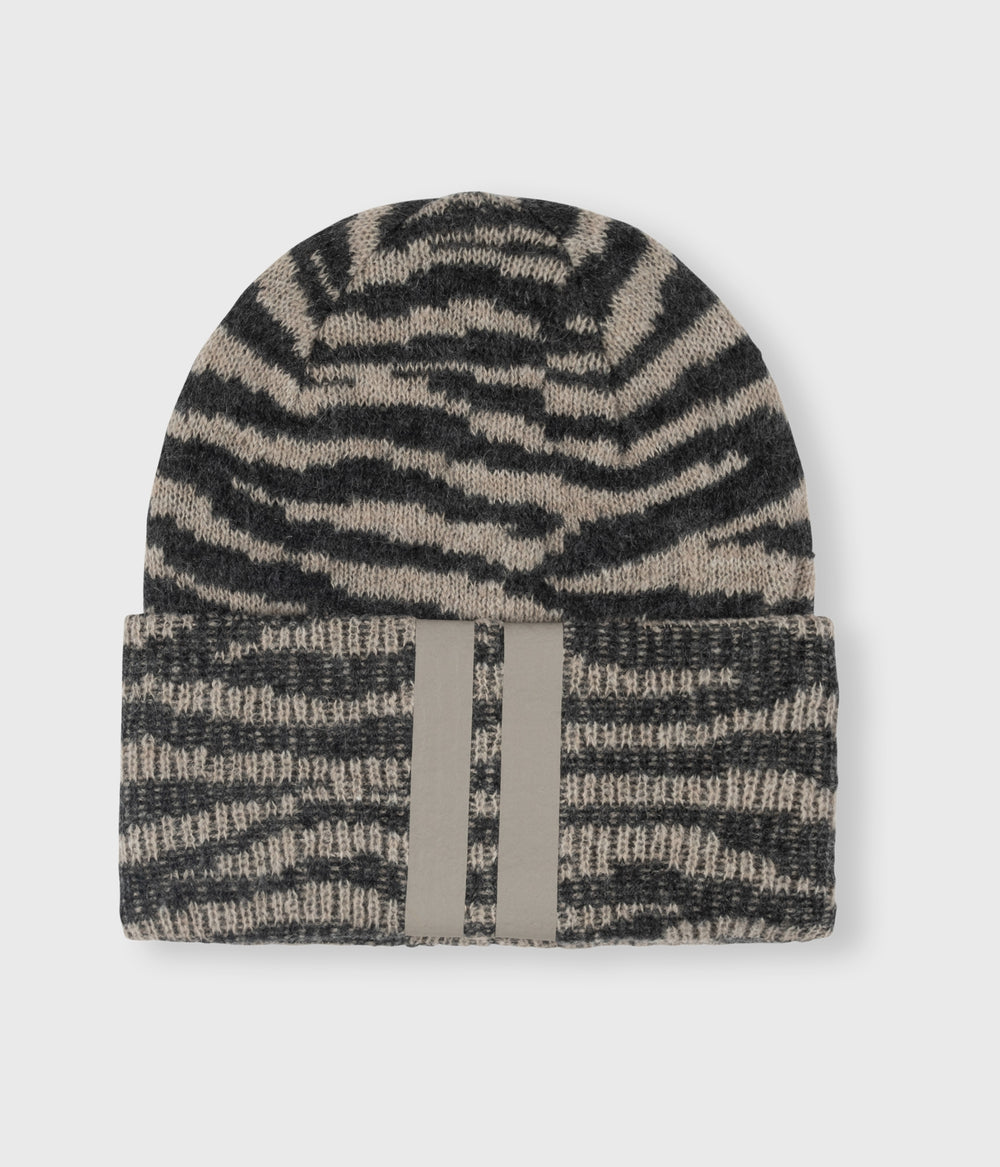 knitted beanie zebra | warm taupe