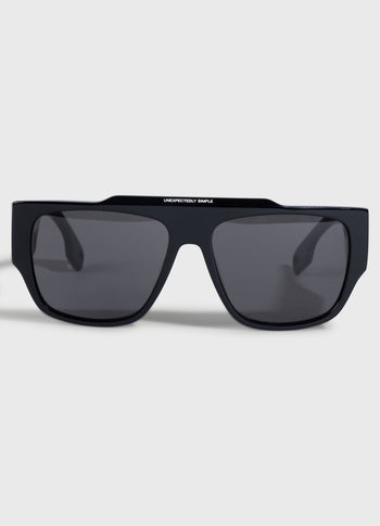 the iconic sunglasses | black