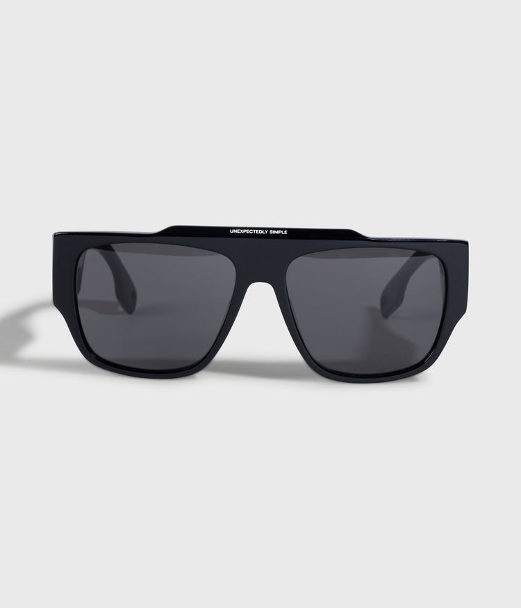 the iconic sunglasses | black