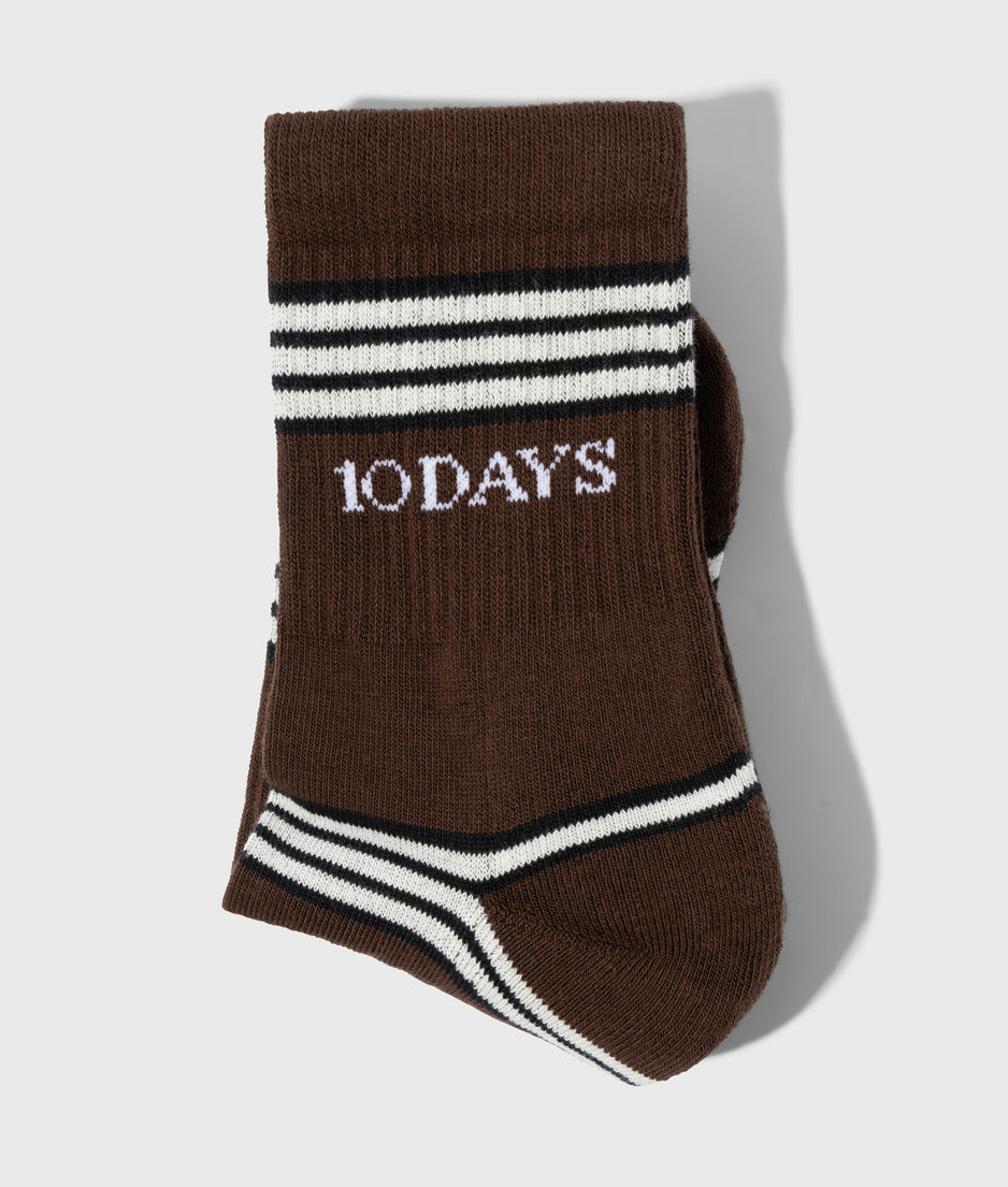 socks stripes | deep brown