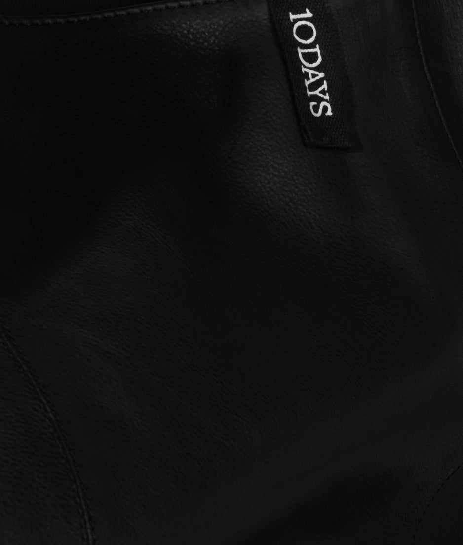 Shopper aus Leder | black