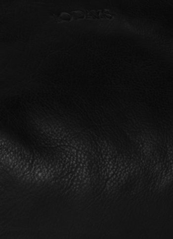 Banana Bag aus Leder | black