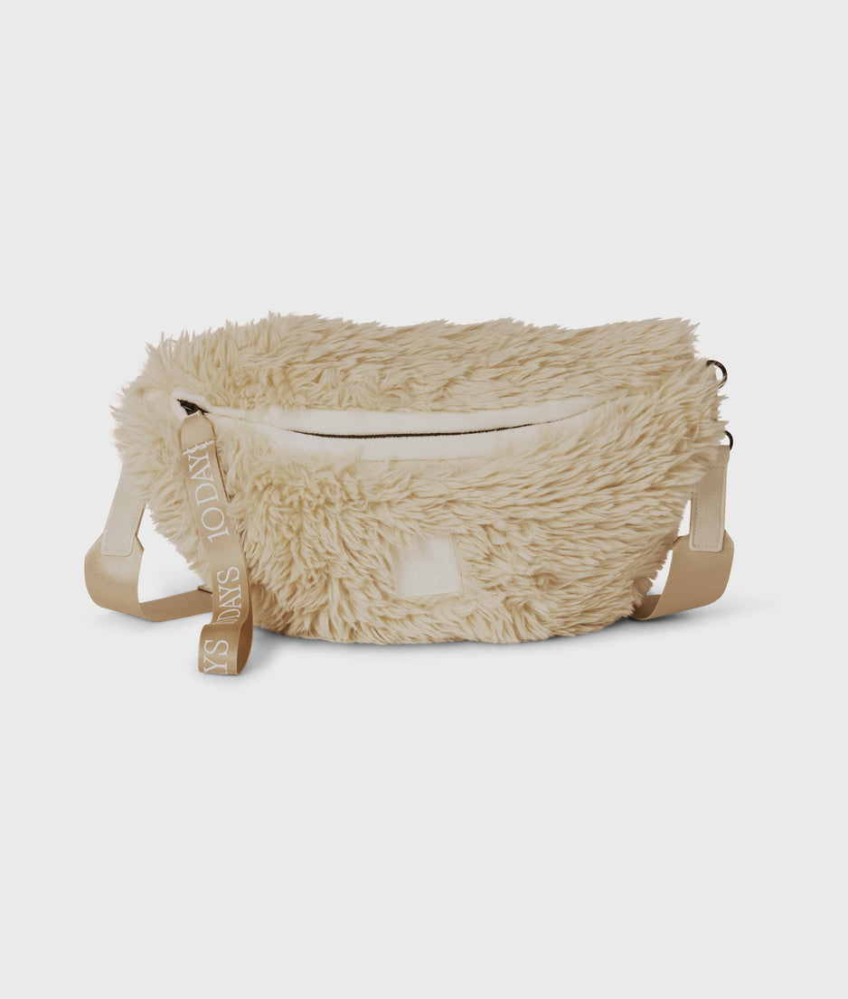 fluffy cross body bag | pearl