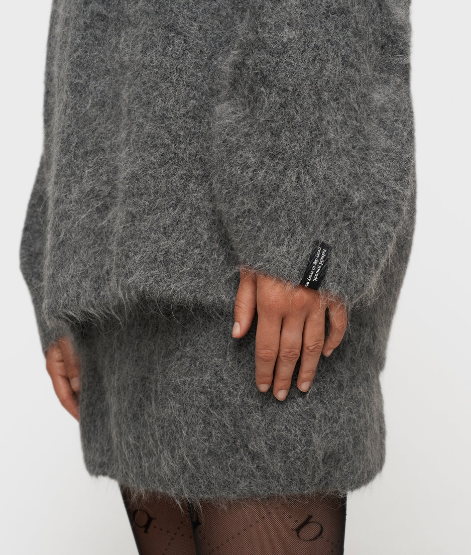 v-neck hairy knit sweater | antra melee