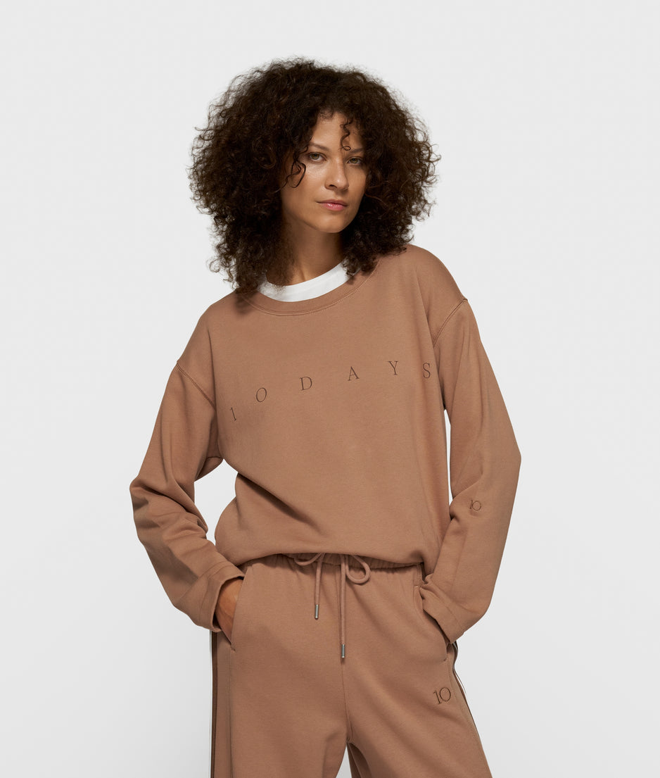 clean sweater logo | fudge