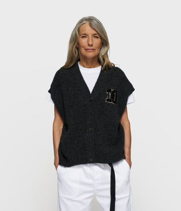 soft v-neck knit gilet | antra melee