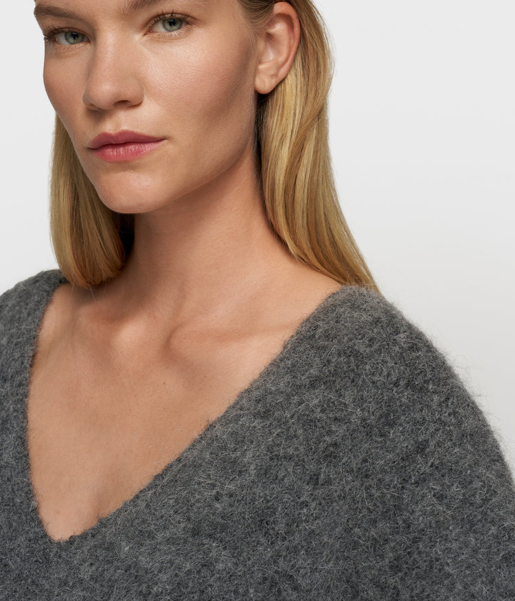 pleat hairy knit sweater | antra melee