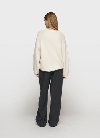 v-neck hairy knit sweater | ecru