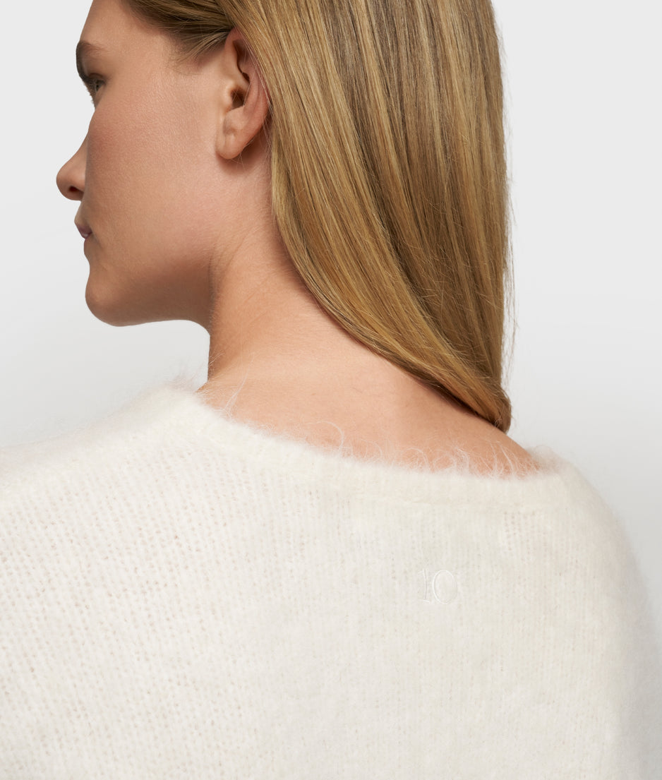 v-neck hairy knit sweater | ecru