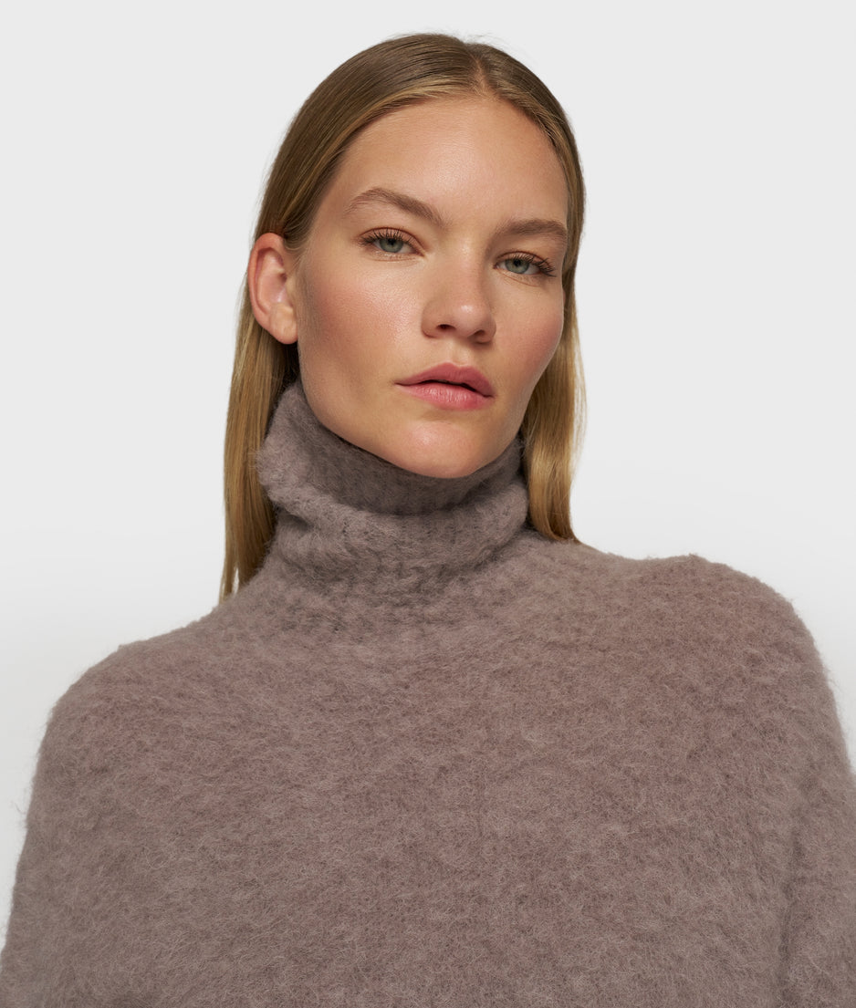 cropped knit turtleneck | moonrock
