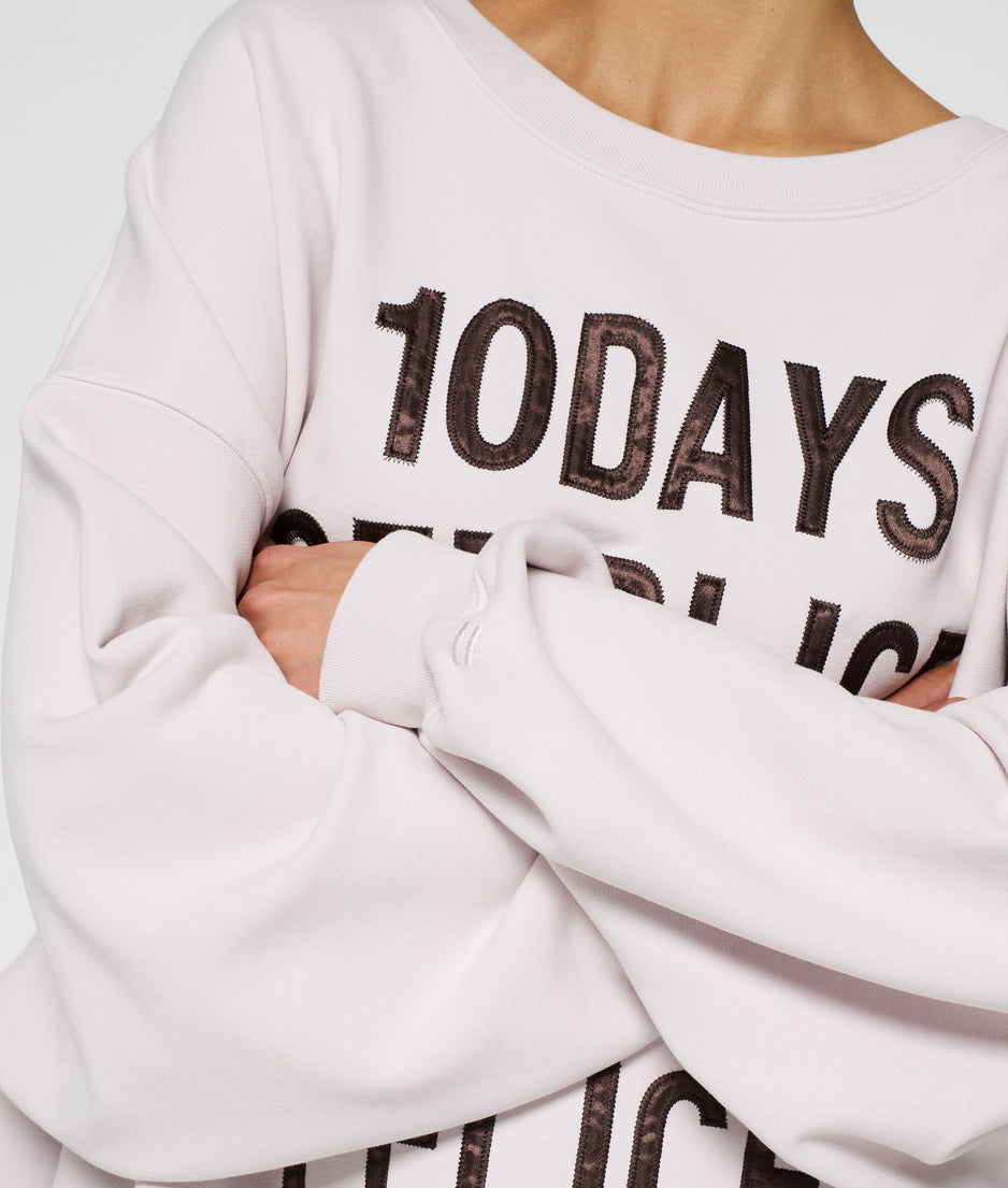 oversized statement sweater | pale lilac