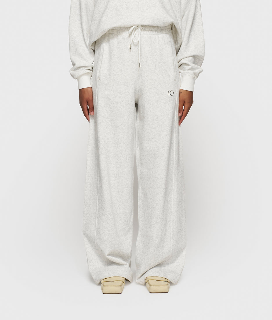 western jogger | white melee