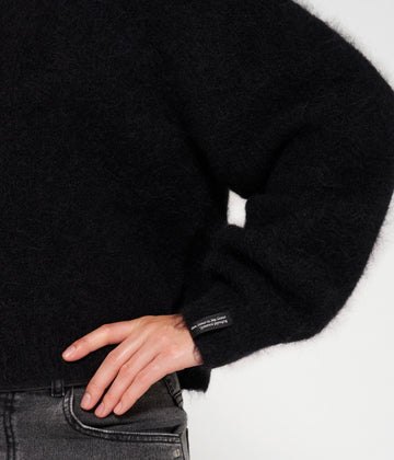 cropped v-neck sweater knit | black