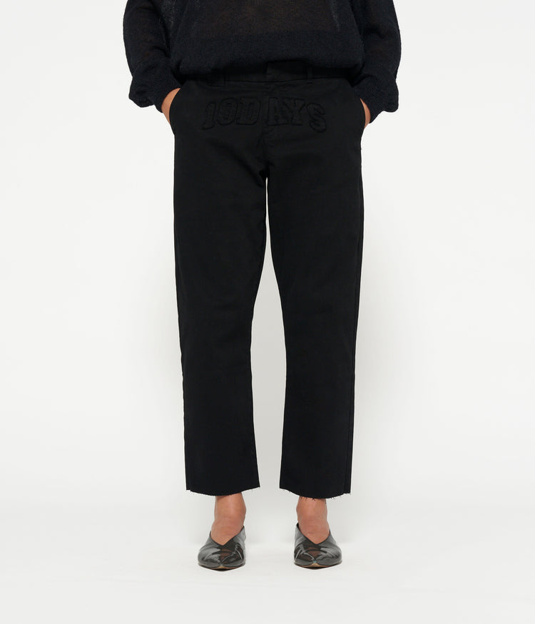 washed statement chino | black