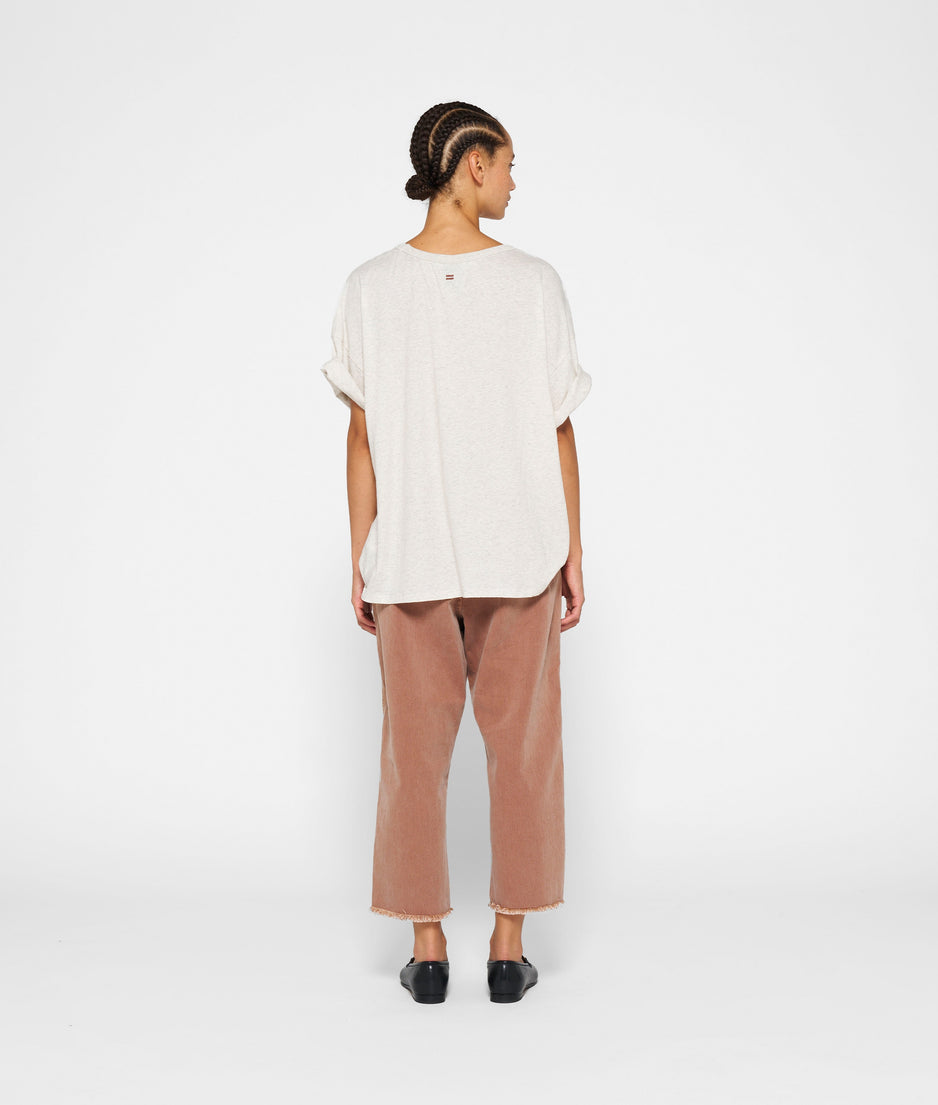 dropped shoulder tee | soft white melee