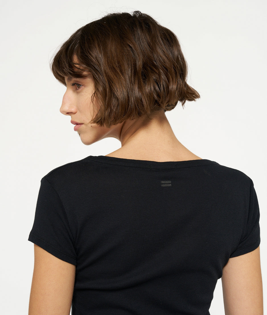 THE SLIM FIT TEE | black