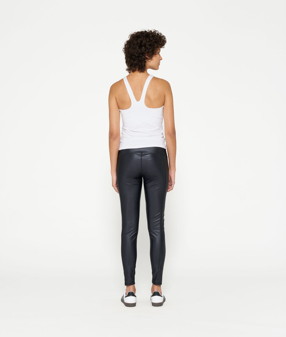 sporty wrapper | white