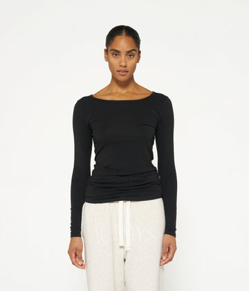 THE BOAT NECK TEE | black